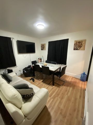 158 W Glen Lane, Riverdale, IL 60827