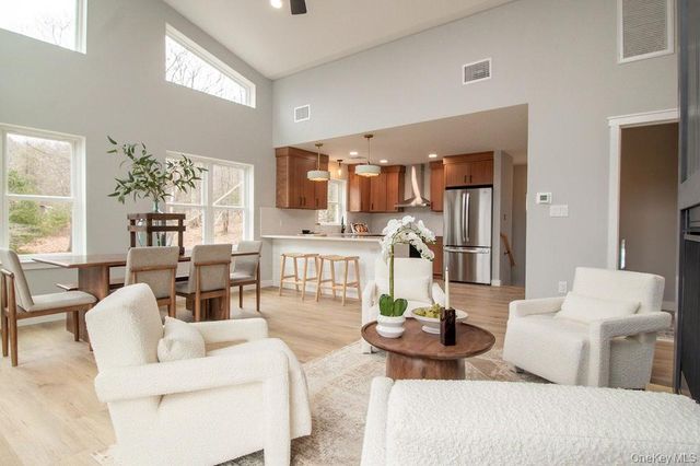 330 Vista Maria Road, Pine Bush, NY 12566