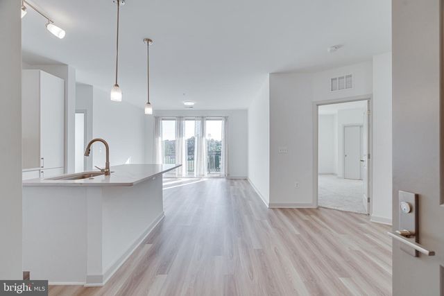 10755 FAIRGROUNDS DR #326, Fairfax, VA 22030