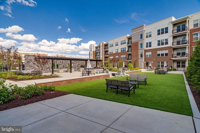 10755 FAIRGROUNDS DR #326, Fairfax, VA 22030