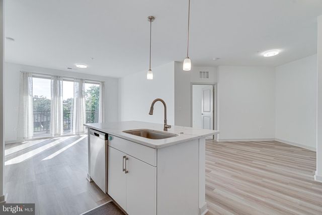 10755 FAIRGROUNDS DR #326, Fairfax, VA 22030