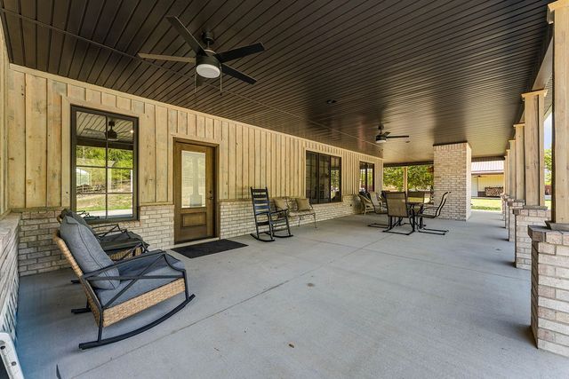 864 Healing Springs Road, Cave Springs, AR 72718