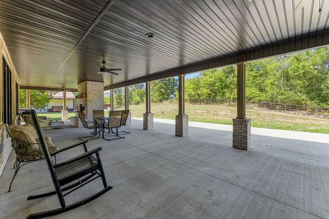 864 Healing Springs Road, Cave Springs, AR 72718