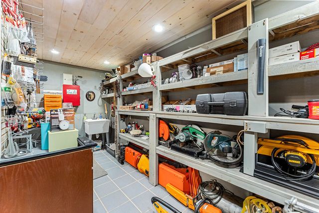 864 Healing Springs Road, Cave Springs, AR 72718