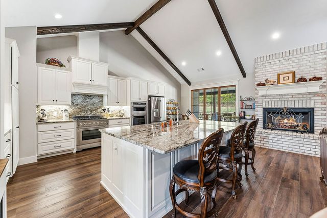 864 Healing Springs Road, Cave Springs, AR 72718