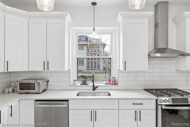 610 Chicago Boulevard, Detroit, MI 48202