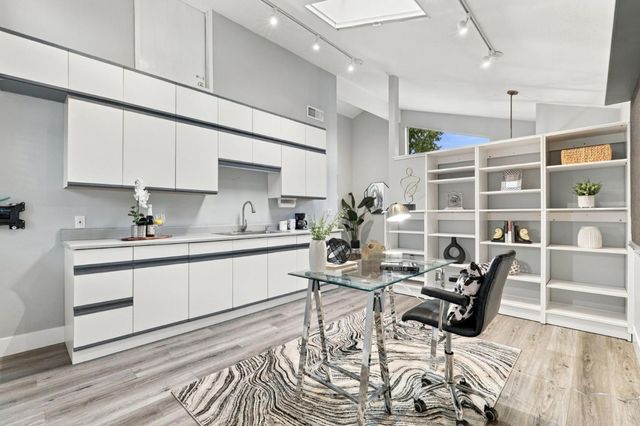215 Belgatos Road, Los Gatos, CA 95032