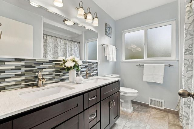 215 Belgatos Road, Los Gatos, CA 95032