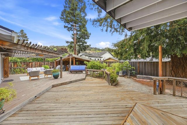 215 Belgatos Road, Los Gatos, CA 95032