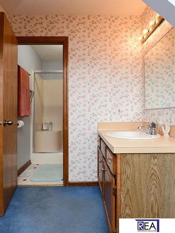 12811 Ogden Street, Omaha, NE 68164
