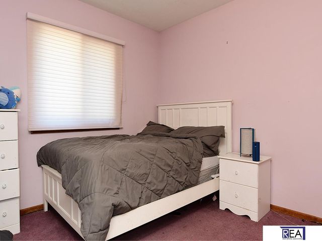 12811 Ogden Street, Omaha, NE 68164