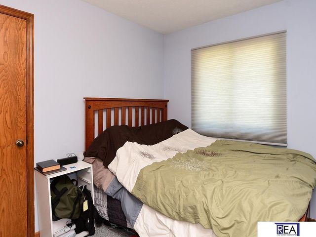 12811 Ogden Street, Omaha, NE 68164