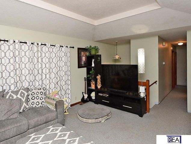12811 Ogden Street, Omaha, NE 68164