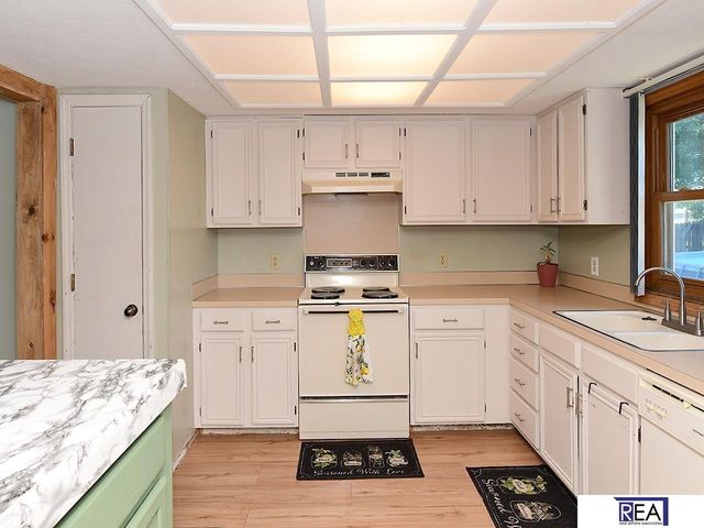 12811 Ogden Street, Omaha, NE 68164