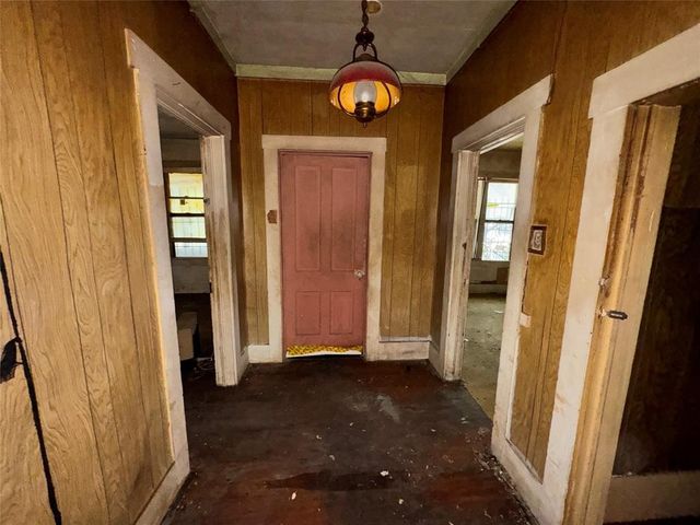 1136 E Leuda Street, Fort Worth, TX 76104