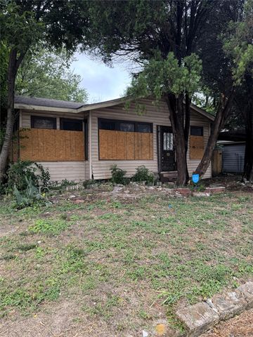 1136 E Leuda Street, Fort Worth, TX 76104