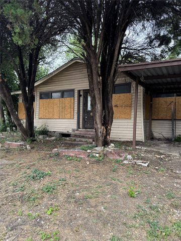 1136 E Leuda Street, Fort Worth, TX 76104