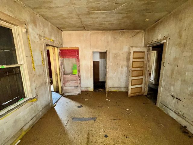 1136 E Leuda Street, Fort Worth, TX 76104