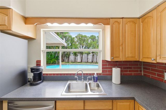 10651 125TH AVENUE, Largo, FL 33773