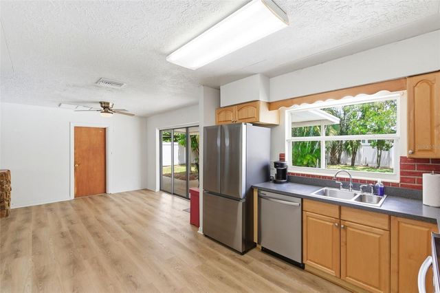 10651 125TH AVENUE, Largo, FL 33773