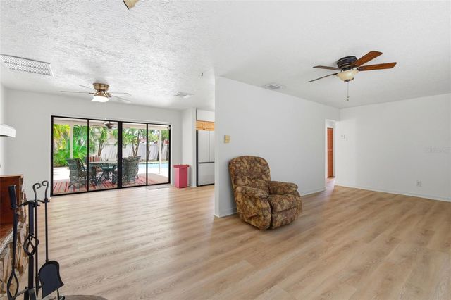 10651 125TH AVENUE, Largo, FL 33773