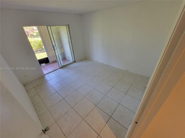 300 SW 134th Way 113E, Pembroke Pines, FL 33027