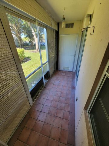 300 SW 134th Way 113E, Pembroke Pines, FL 33027
