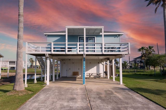 16622 John Silver Road, Galveston, TX 77554