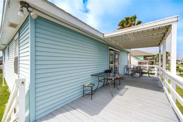16622 John Silver Road, Galveston, TX 77554
