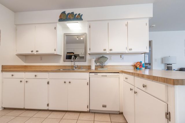 16622 John Silver Road, Galveston, TX 77554