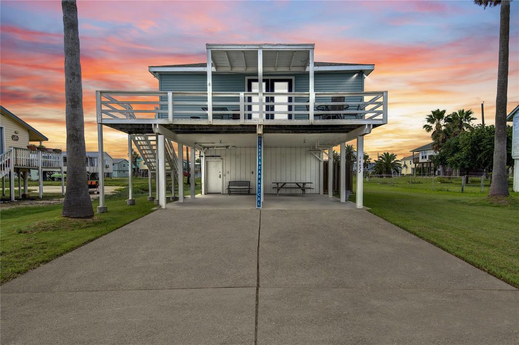 16622 John Silver Road, Galveston, TX 77554