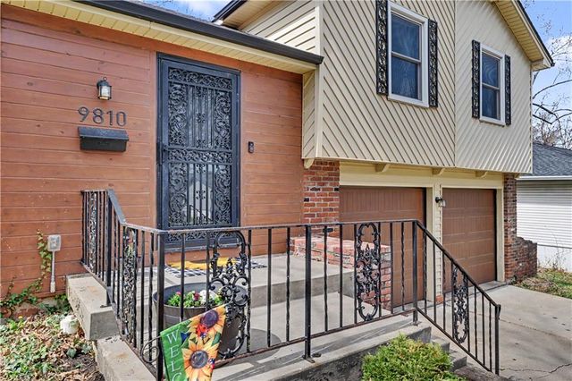 9810 Hardesty Avenue, Kansas City, MO 64137