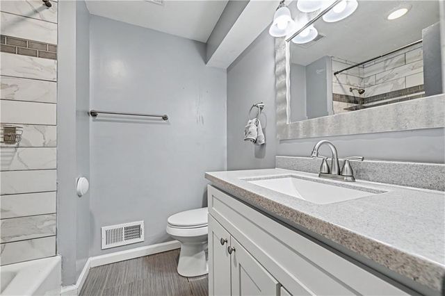 9810 Hardesty Avenue, Kansas City, MO 64137