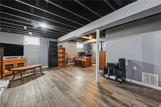 9810 Hardesty Avenue, Kansas City, MO 64137