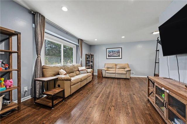 9810 Hardesty Avenue, Kansas City, MO 64137