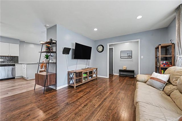 9810 Hardesty Avenue, Kansas City, MO 64137