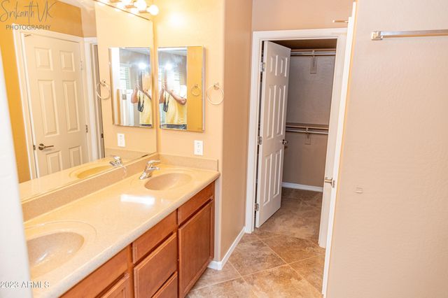 2162 W Scully Drive, Phoenix, AZ 85023