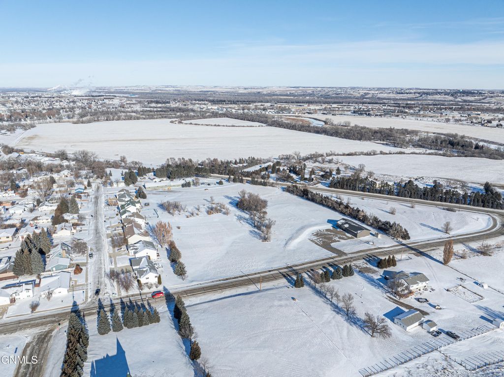 1510 19th Street SE, Mandan, ND 58554 photo 6