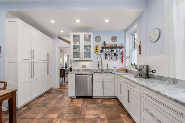 7 Parkman St 1, Brookline, MA 02446