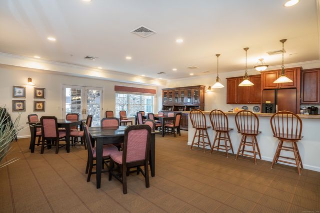 1 West Street 322, Simsbury, CT 06070