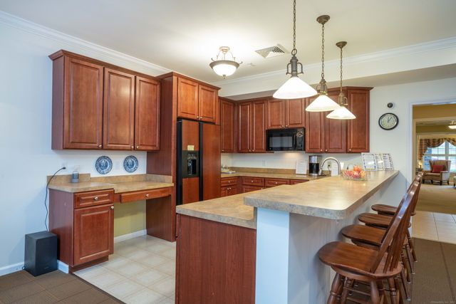 1 West Street 322, Simsbury, CT 06070