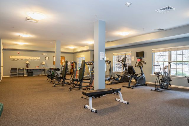 1 West Street 322, Simsbury, CT 06070