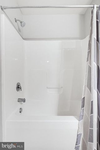 5307 OAK LEAF DR, Mount Joy, PA 17552