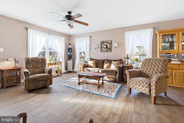 5307 OAK LEAF DR, Mount Joy, PA 17552