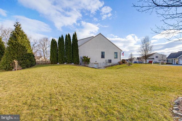 5307 OAK LEAF DR, Mount Joy, PA 17552