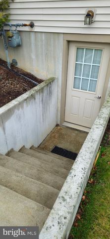 5307 OAK LEAF DR, Mount Joy, PA 17552