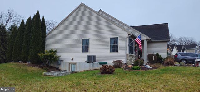 5307 OAK LEAF DR, Mount Joy, PA 17552
