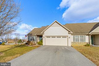5307 OAK LEAF DR, Mount Joy, PA 17552