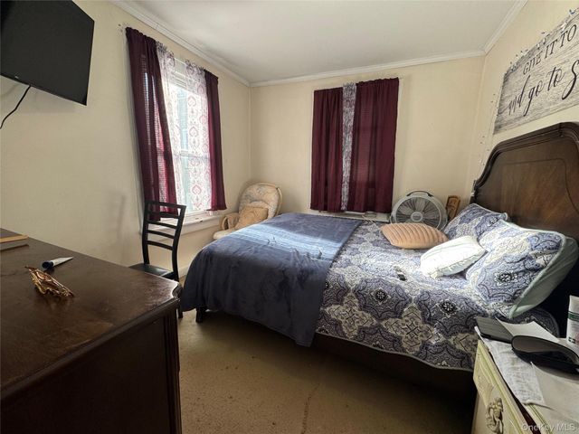 690 E 240th Street, Bronx, NY 10470