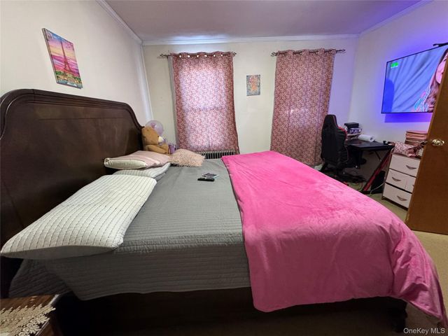 690 E 240th Street, Bronx, NY 10470